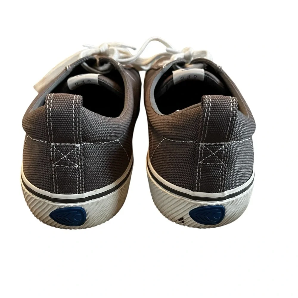 Cariuma 4Ocean Men 11 / Women 12.5 Charcoal Gray OCA Low Sneaker Limited Edition